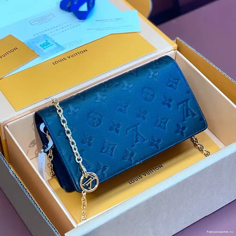 Fashionrepsfam ru LV 2404YA0043 Bags 0818